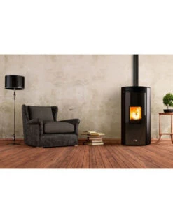 Stufa A Pellet 8,2 Kw Ventilata Anselmo Cola Avana Plus Ermetica In Acciaio Colore Nero -Climaway Home Store stufa a pellet 82 kw ventilata anselmo cola avana plus ermetica in acciaio colore nero 2